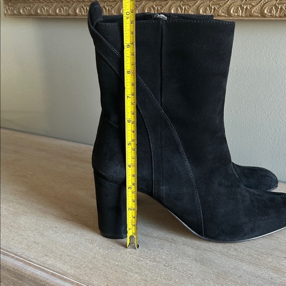 Ganni luxurious glam, preowned, block heel black suede ankle boots EUR size 40 - Picture 13 of 15